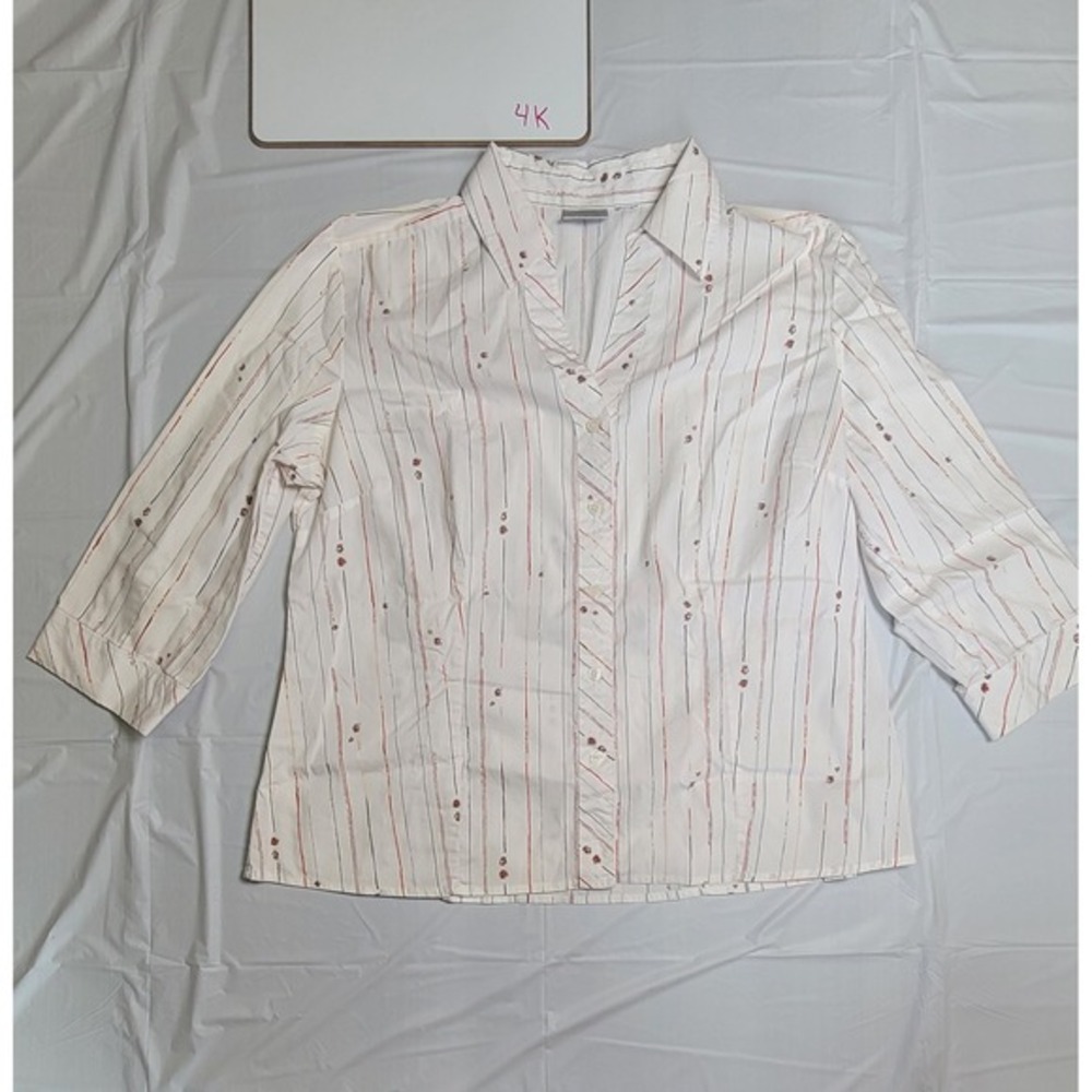 Womens Chicos, 3/4 sleeve button up blouse. White, red, black. Size Large,